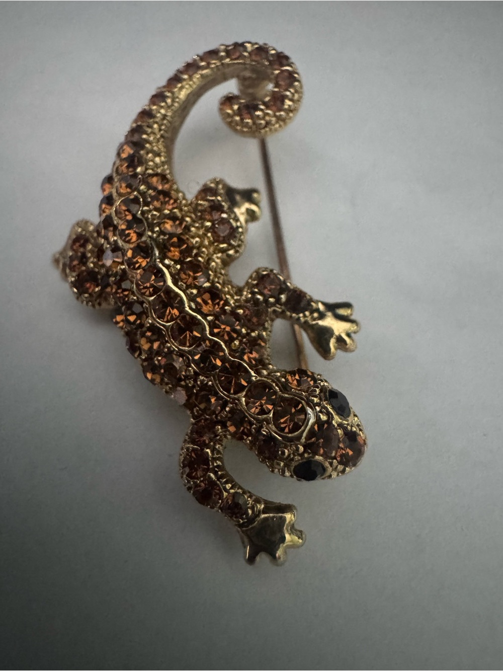 Vintage style Gold-Tone Lizard with citrine colour crystals. Brooch. Untested